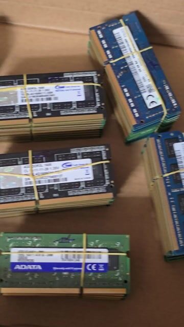 80C=8 BÓ 4G D3 LAPTOP 1 BÓ 500K , 8 BÓ 400K/1B
