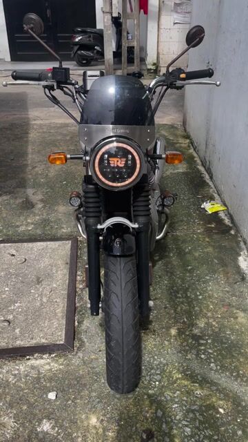 Royal Enfield Interceptor 650 2021 Đỏ Trắng. Mua bán Xe máy tại Quận Hải Châu Đà Nẵng được đăng bởi Thong Nguyen hình 1