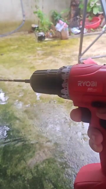 Máy khoan pin RYOBI 12V Đỏ, Đen. Mua bán Nội thất, đồ gia dụng khác tại Thành phố Đồng Xoài Bình Phước được đăng bởi Trương văn Thành hình 1