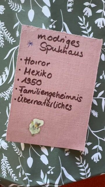 Bestes Book Blind Date - dieses Buch bekam ich verpackt, ohne Vorahnung & es ist ziemlich gut geschrieben. Für Horror hätte ich es mir noch ein Ticken gruseliger gewünscht. Aber dieses Buch hat viel Spaß gemacht!