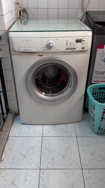 Máy giặt Electrolux 7kg cửa ngang. Mua bán Máy giặt tại Quận Bình Thạnh Tp Hồ Chí Minh được đăng bởi Lê Vy hình 1