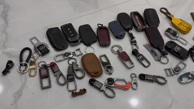 Bao da Smarkey và móc khoá các hãng. Mua bán Phụ kiện thời trang khác tại Quận Tân Phú Tp Hồ Chí Minh được đăng bởi Mr Tinh hình 1