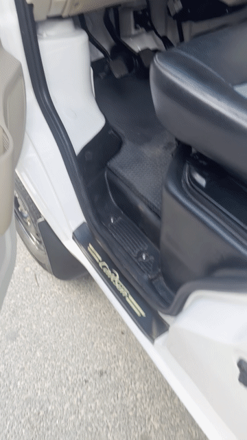 Thaco TF220 Trắng 23000 km. Mua bán Xe tải, xe ben tại Quận Liên Chiểu Đà Nẵng được đăng bởi voquocdung hình 1
