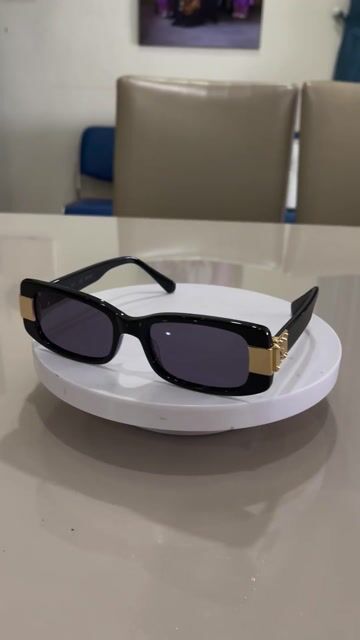 Kính râm 2hand Louis Vuitton Đen L1. Mua bán Phụ kiện thời trang khác tại Quận 7 Tp Hồ Chí Minh được đăng bởi Dung mê đồ si hình 1