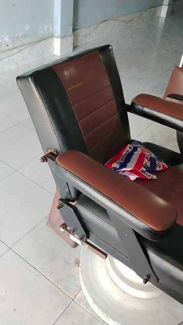 Ghế cắt tóc Đen, Nâu. Mua bán Nội thất, đồ gia dụng khác tại Thành phố Sóc Trăng Sóc Trăng được đăng bởi gà đá sóc trăng hình 1
