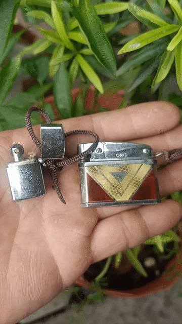 Bật lửa Mini Japan Kim loại Bạc, Đỏ chưa châm xăng. Mua bán Đồ sưu tầm, đồ cổ tại Thành phố Dĩ An Bình Dương được đăng bởi Vuong bao truc hình 1