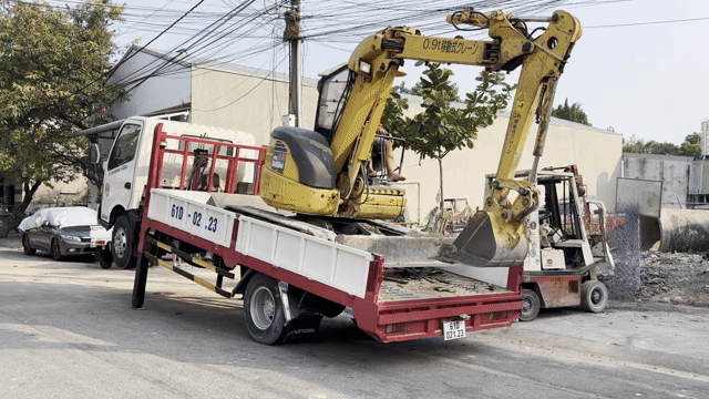Hino chở xe chuyên dùng 2013 2t4. Mua bán Xe tải, xe ben tại Thành phố Thuận An Bình Dương được đăng bởi Nguyentanquan đại lộ bình dương giao thông vận tải hình 1