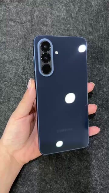Samsung A57 5G 128 new fullbox BH hãng gần 1 năm .. Mua bán Điện thoại tại Quận Liên Chiểu Đà Nẵng được đăng bởi Alovietstore Đà Nẵng hình 1
