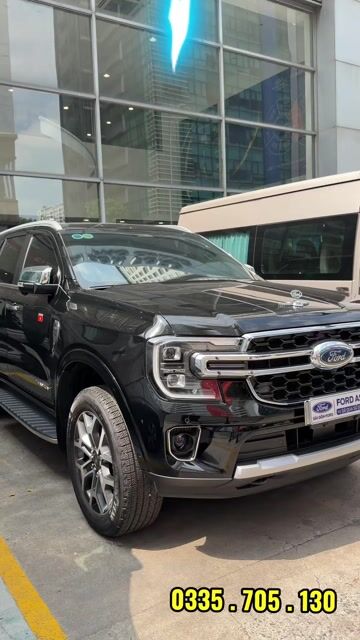 Ford Everest 2024 Titanium 4x4 Đen 12.000km. Mua bán Ô tô tại Quận Tân Bình Tp Hồ Chí Minh được đăng bởi Sài Gòn Ford hình 1