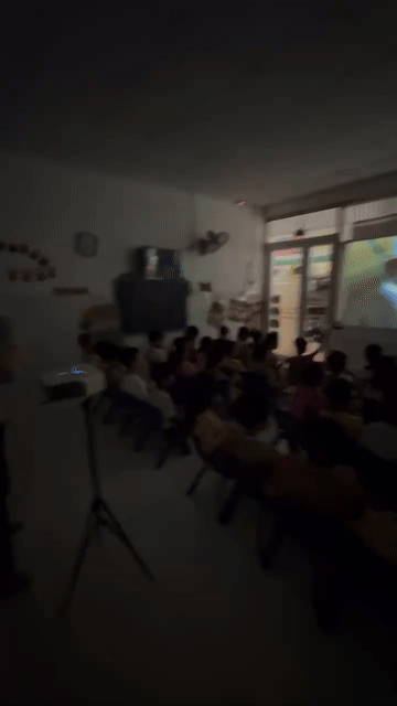 Máy chiếu GOOJODOQ 15500LM 8K Full HD. Mua bán Đồ dùng văn phòng tại Quận 12 Tp Hồ Chí Minh được đăng bởi Nam Nguyen hình 1