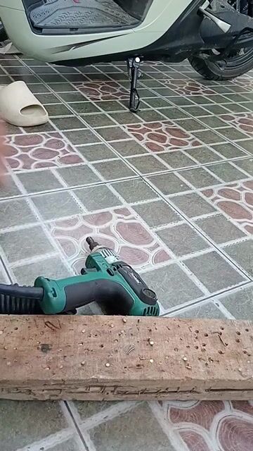 Máy khoan bắt vít Makita 6954. Mua bán Đồ chuyên dụng, Giống nuôi trồng tại Quận Ninh Kiều Cần Thơ được đăng bởi chuyên đồ bãi Nhật điện 100v hình 1