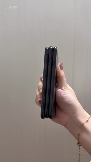 iPhone SE 2020 64GB màu đen zin đẹp BH 1 đổi 1 . Mua bán Điện thoại tại Quận Cầu Giấy Hà Nội được đăng bởi Henry Shop hình 1