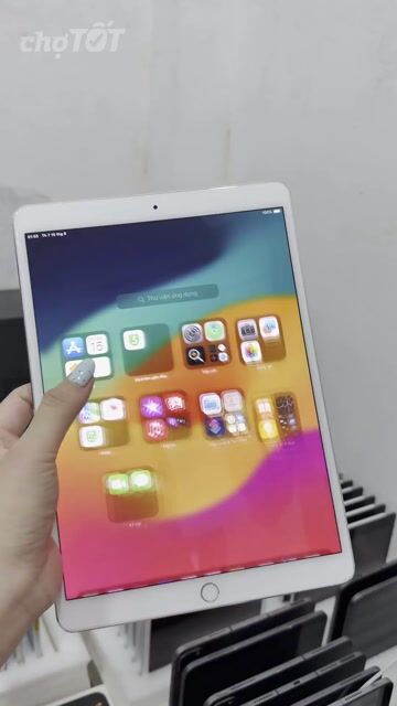 Apple iPad Pro 10.5 Wifi 64GB Bạc. Mua bán Máy tính bảng tại Quận Hoàng Mai Hà Nội được đăng bởi Lã Bình iPad hình 1