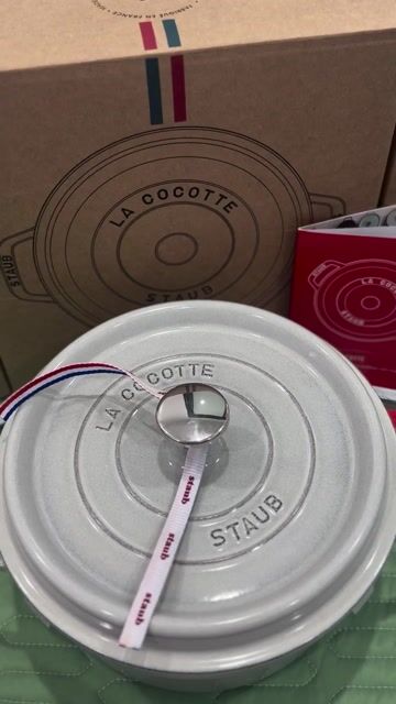 Nồi gang STAUB La Cocotte 22cm. Mua bán Dụng cụ nhà bếp tại Quận Thanh Xuân Hà Nội được đăng bởi Min Manila2021 hình 1