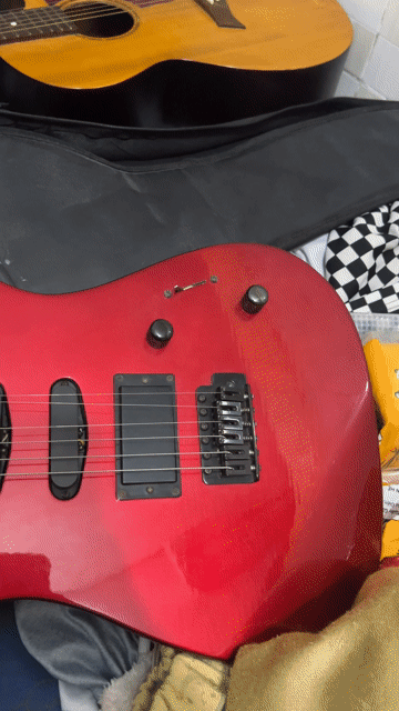 Guitar điện Samick đỏ. Mua bán Nhạc cụ tại Quận Tân Phú Tp Hồ Chí Minh được đăng bởi Huỳnh Tuấn Khanh hình 1