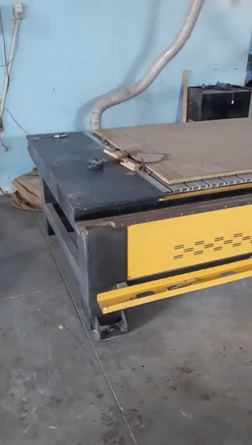 Máy khắc CNC TAILAN 1325 Vàng, Đen. Mua bán Đồ chuyên dụng, Giống nuôi trồng tại Quận 12 Tp Hồ Chí Minh được đăng bởi kim mỹ lê hình 1