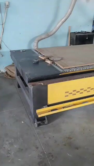 Máy khắc CNC TAILAN 1325 Vàng, Đen. Mua bán Đồ chuyên dụng, Giống nuôi trồng tại Quận 12 Tp Hồ Chí Minh được đăng bởi kim mỹ lê hình 1