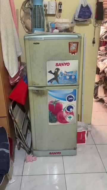 Tủ lạnh Sanyo Xám. Mua bán Tủ lạnh tại Thành phố Thủ Đức Tp Hồ Chí Minh được đăng bởi Nguyễn Hoàng Khánh Linh hình 1