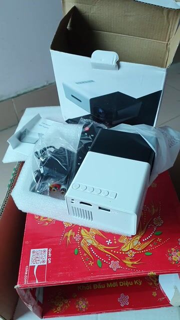 Máy chiếu LED Mới nguyên hộp. Mua bán Đồ dùng văn phòng tại Quận Hoàn Kiếm Hà Nội được đăng bởi Yến Phạm hình 1