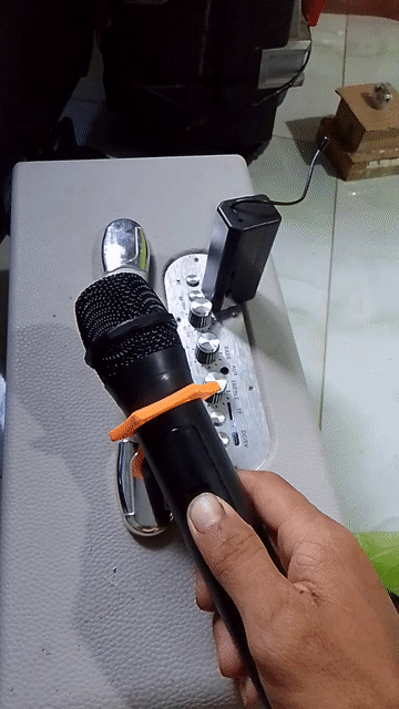 Micro không dây Đen. Mua bán Tivi, Âm thanh tại Huyện Giang Thành Kiên Giang được đăng bởi Việt Đỗ TV hình 1