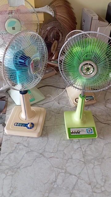 Quạt đứng màu Kem, Xanh lá đã sử dụng. Mua bán Quạt tại Huyện Thuỷ Nguyên Hải Phòng được đăng bởi Long Pham hình 1