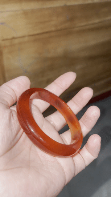 Vòng tay Mã não Cam đỏ Nữ size 53. Mua bán Phụ kiện thời trang khác tại Thành phố Thuận An Bình Dương được đăng bởi lường thị hoà hình 1