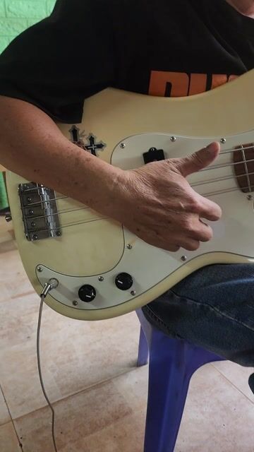 Đàn Guitar Bass nội địa Nhật đã qua sử dụng.. Mua bán Nhạc cụ tại Quận Tân Phú Tp Hồ Chí Minh được đăng bởi Tổng Kho Guitar Nhật  Đầm Sen hình 1