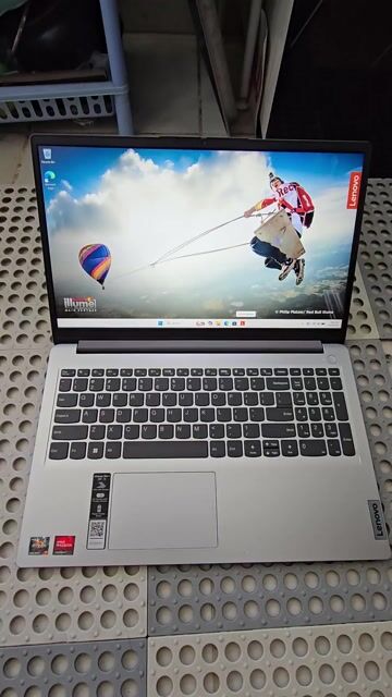 Lenovo IdeaPad Slim 1, ryzen 7, mỏng nhẹ . Mua bán Laptop tại Quận 7 Tp Hồ Chí Minh được đăng bởi Nguyen Son hình 1