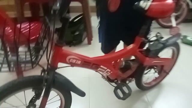 Xe đạp trẻ em màu Đỏ. Mua bán Xe đạp tại Quận 4 Tp Hồ Chí Minh được đăng bởi dọn kho hình 1