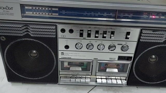 Đài Toshiba Bombeat RT-S83 Xám. Mua bán Tivi, Âm thanh tại Huyện Bình Chánh Tp Hồ Chí Minh được đăng bởi Le va loa amply bãi hình 1