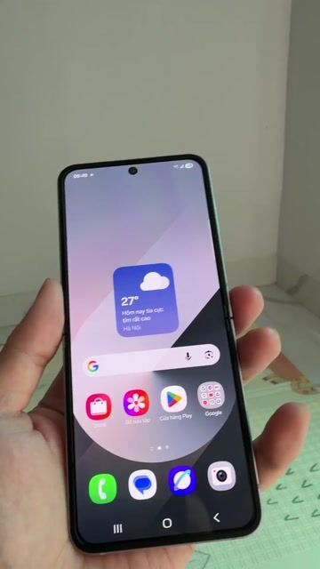 Samsung ZFlip 6 Bạc Đã sử dụng. Mua bán Điện thoại tại Quận Nam Từ Liêm Hà Nội được đăng bởi Mr Rio hình 1