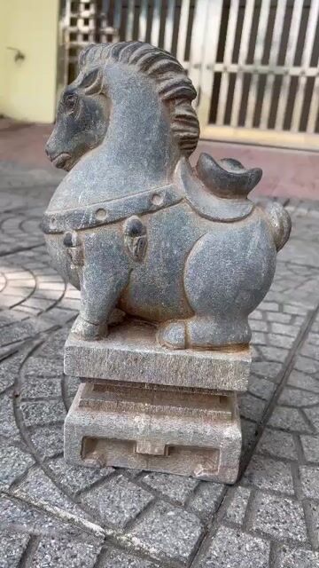 Tượng phong thủy Ngựa Đá Xám. Mua bán Đồ sưu tầm, đồ cổ tại Quận Bắc Từ Liêm Hà Nội được đăng bởi Mr Gia Huy hình 1