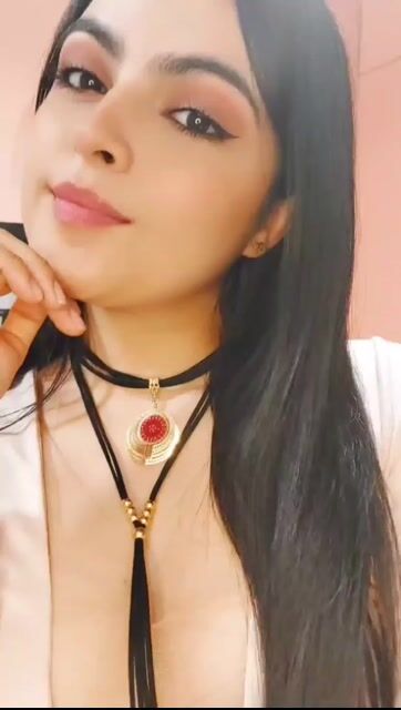 Model - gabriela_wood feet