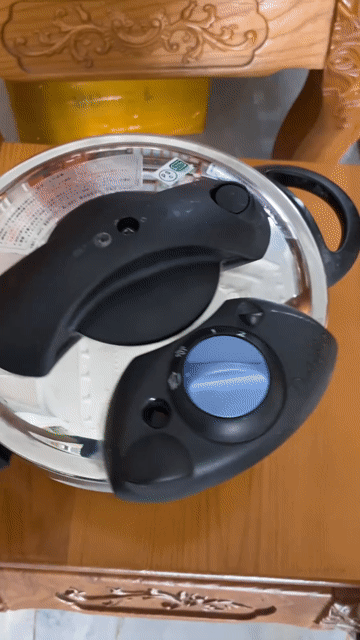 Nồi áp suất cao cấp Seb Diffusal 4L rất mới. Mua bán Bếp, lò, đồ điện nhà bếp tại Quận 12 Tp Hồ Chí Minh được đăng bởi Tuấn Kiệt hình 1