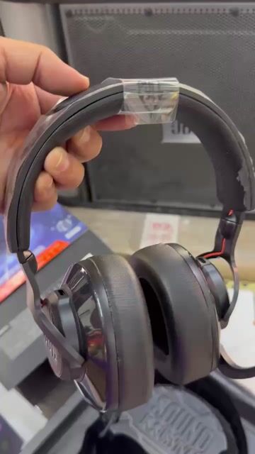 Tai nghe chụp tai JBL Quantum 400. Mua bán Tivi, Âm thanh tại Quận Bình Thạnh Tp Hồ Chí Minh được đăng bởi Quang hình 1