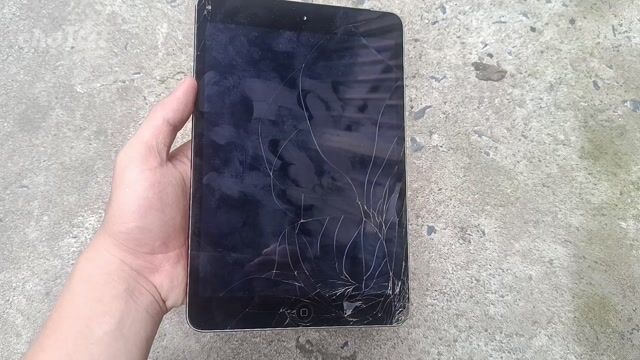 Apple iPad mini 2 bể cảm ứng. Mua bán Máy tính bảng tại Quận 6 Tp Hồ Chí Minh được đăng bởi Quoc Anh hình 1
