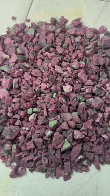 Đá quý thô Ruby Nam Phi nhỏ Đỏ. Mua bán Đồ sưu tầm, đồ cổ tại Huyện Hòa Vang Đà Nẵng được đăng bởi Huỳnh Công Nhớ hình 1