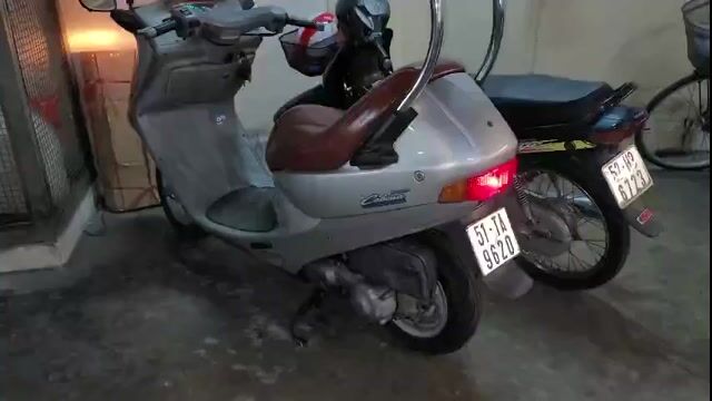 Honda Carina màu Bạc. Mua bán Xe máy tại Quận Tân Phú Tp Hồ Chí Minh được đăng bởi Mr Hải hình 1