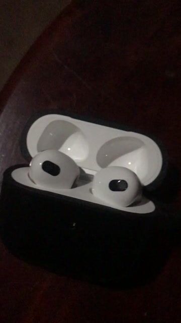 Tai nghe Bluetooth Apple AirPods 3. Mua bán Tivi, Âm thanh tại Thành phố Pleiku Gia Lai được đăng bởi Trần Thị Trúc hình 1