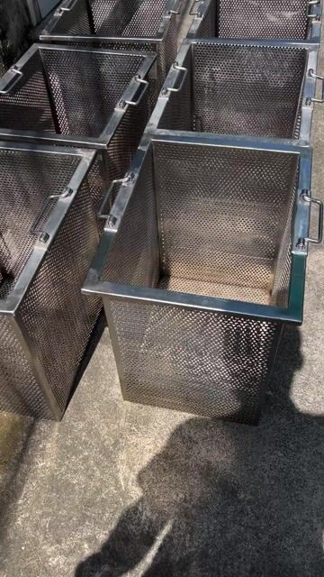Lồng nhúng Inox 304 có tay cầm 40x50x cao 50cm. Mua bán Dụng cụ nhà bếp tại Huyện Trảng Bom Đồng Nai được đăng bởi hàng bãi 60 hình 1