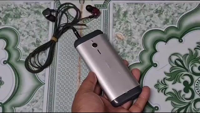 Điện thoại (ko sim) tặng thẻ nhớ + tai nghe có dây. Mua bán Điện thoại tại Quận Ninh Kiều Cần Thơ được đăng bởi Không Ba Ba Ba Tám Không Bốn Hai Hai Một hình 1