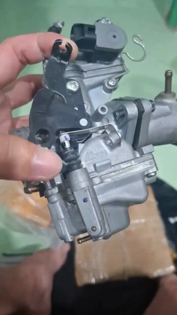 Bình xăng con EX 2010. Mua bán Phụ tùng xe tại Huyện Gò Dầu Tây Ninh được đăng bởi Ngọc rồng hình 1