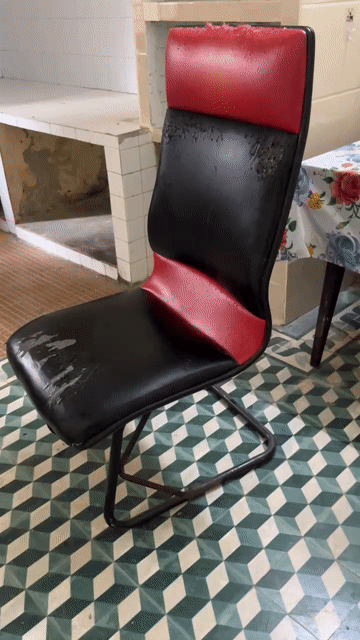 Ghế khung sắt đệm da đen đỏ 50cm. Mua bán Bàn ghế tại Quận Ngũ Hành Sơn Đà Nẵng được đăng bởi Cô Trương hình 1