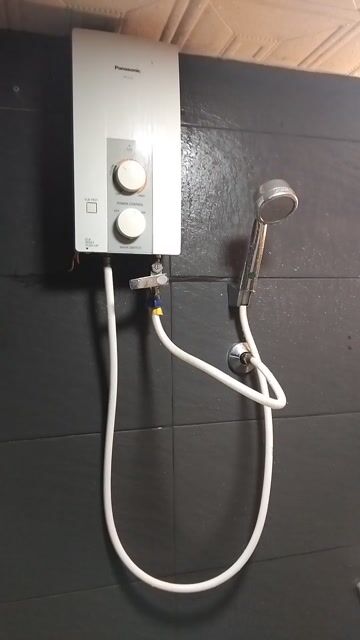 Máy nước nóng Panasonic DH-3JL3. Mua bán Thiết bị vệ sinh, nhà tắm tại Quận Bình Thạnh Tp Hồ Chí Minh được đăng bởi vũ trọng phụng  hình 1