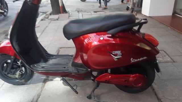 Xe  điện Vespa nhập khẩu màu Đỏ đủ biển và đk. Mua bán Xe điện tại Quận Đống Đa Hà Nội được đăng bởi Luuducthang hình 1