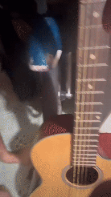 Đàn guitar gỗ nâu nhạt. Mua bán Nhạc cụ tại Quận 6 Tp Hồ Chí Minh được đăng bởi Thanh Phong hình 1