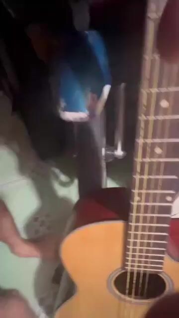 Đàn guitar gỗ nâu nhạt. Mua bán Nhạc cụ tại Quận 6 Tp Hồ Chí Minh được đăng bởi Thanh Phong hình 1