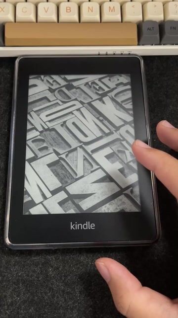 Máy đọc sách Kindle Paperwhite 4 Đen - Không QC BB. Mua bán Máy tính bảng tại Quận Ninh Kiều Cần Thơ được đăng bởi Châu Đỗ hình 1