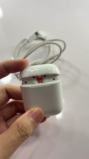 Tai nghe Apple Airpods 2 Trắng. Mua bán Tivi, Âm thanh tại Thành phố Thủ Đức Tp Hồ Chí Minh được đăng bởi lê trâm hình 1
