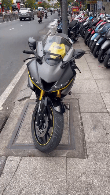 Yamaha R15 V3 2020 Xám, Vàng. Mua bán Xe máy tại Quận Tân Phú Tp Hồ Chí Minh được đăng bởi Tuanduy hình 1